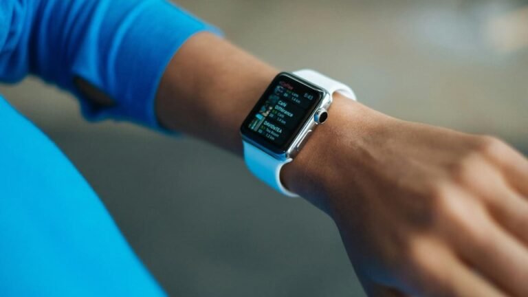 A smart wristwatch displaying health data, showcasing the benefits of longevity tech for a healthier, longer life.